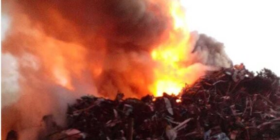 Incendiu violent în Portul Murfatlar. A fost trimis mesaj RO-Alert din cauza degajărilor mari de fum
