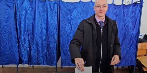 Stelian Ion: „Am votat pentru un președinte onest, care să ne reprezinte pe toți cu cinste, un președinte care nu are legătură nici cu interlopii, nici cu țeparii, nici cu mafia securistă”