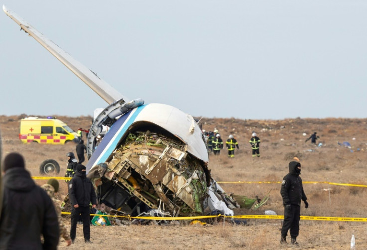 Avion prăbușit în Kazahstan, 38 de morţi. Apărarea aeriană rusă era activă când s-a prăbușit avionul, Putin îi cere scuze președintelui din Azerbaidjan pentru „incidentul tragic”