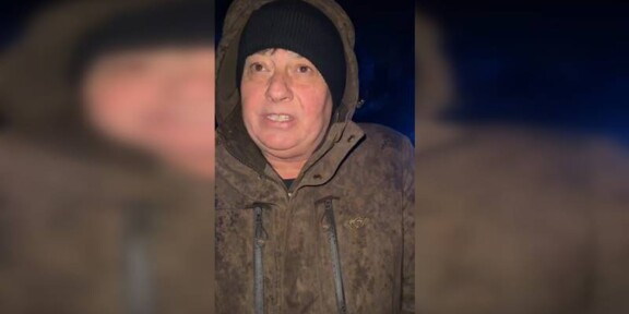 (VIDEO) Florin Mitroi a mers în Poarta Albă pentru a participa la relocarea bătrânilor aflați în pericol: „Nu plecăm de aici până nu vedem că oamenii sunt în siguranță”