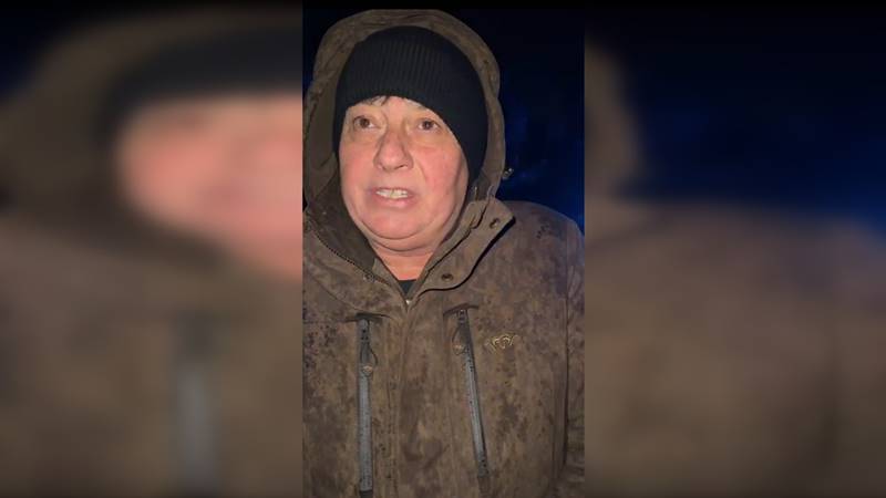 (VIDEO) Florin Mitroi a mers în Poarta Albă pentru a participa la relocarea bătrânilor aflați în pericol: „Nu plecăm de aici până nu vedem că oamenii sunt în siguranță”