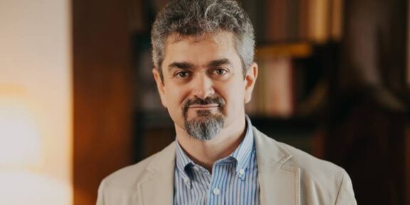 Theodor Paleologu: „Dementul de serviciu, ÎPS Teodosie, această rușine pentru BOR, trebuie să se termine acest circ. Până când Sinodul o să tot tolereze provocările acestui personaj absolut toxic?”
