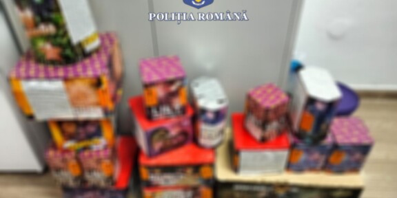 65 de kilograme de articole pirotehnice, confiscate de poliţiştii constănţeni