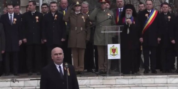 (VIDEO) Ilie Bolojan, huiduit de mulțime la evenimentele de Ziua Unirii: a fost singurul lider din coaliția de guvernare care a participat la manifestații
