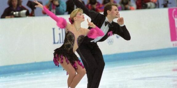 Tragedie aviatică la Washington: Antrenorii ruși de patinaj artistic Evgenia Șișkova și Vadim Naumov, printre victime