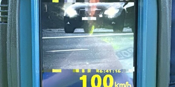 Tânăr de 29 de ani prins circulând cu 100 de km/h pe un bulevard din Mangalia, unde limita era de 50 km/h