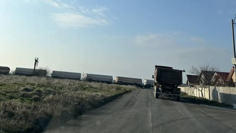 Un tren cu 28 de vagoane a deraiat între Lumina și Năvodari: circulația este blocată – nu există scurgeri de combustibil