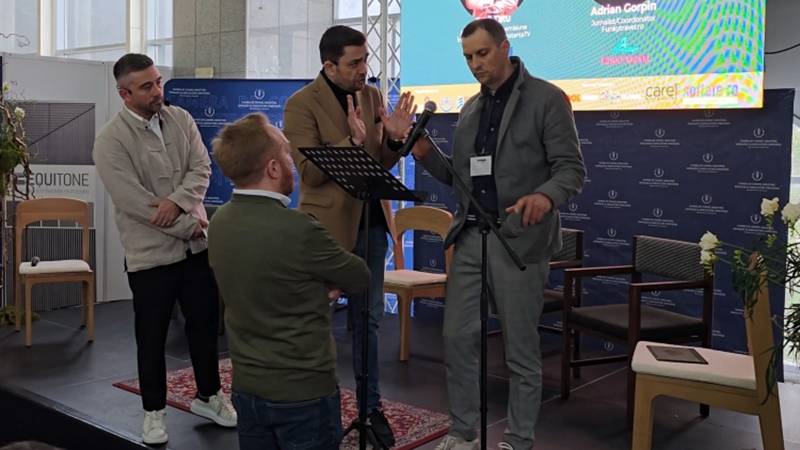 Incident la „INTERIO 2025”. Arhitectul Andrei Chivu a întrerupt evenimentul, supărat de prezența președintelui CJC, Florin Mitroi