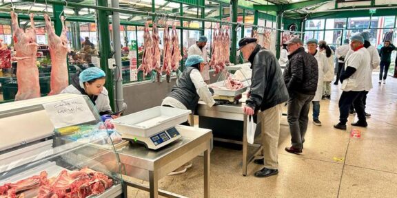 CONSTANȚA. Carne de miel de la producătorii locali, în Piețele Griviței și Tomis III