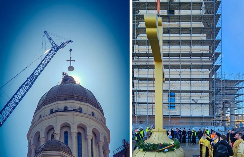 Crucea de șapte tone a fost montată pe turla principală a Catedralei Mântuirii Neamului. „Dorim ca această cruce să fie un semn de biruință”