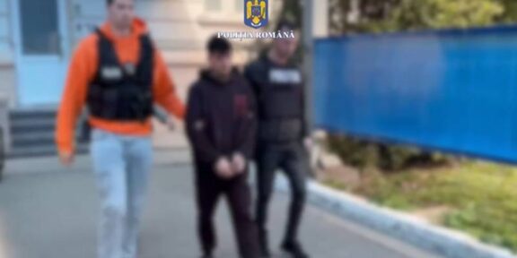 (VIDEO) CONSTANȚA. Tânăr reținut după ce a furat un ceas electronic dintr-un mall