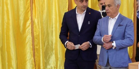 ALEGERI PREZIDENȚIALE, turul II. George Simion şi Călin Georgescu, împreună la vot. „Am votat împotriva celor care ne desconsideră pe toţi”