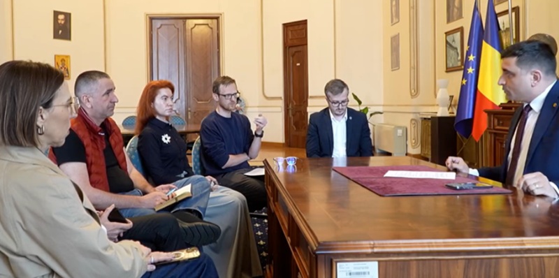 George Simion nu s-a prezentat la dezbaterea Digi24, dar a publicat imagini în care îi jigneşte pe jurnalişti, în biroul său. Nicușor Dan: Mi-aş dori foarte tare ca Ilie Bolojan să fie prim ministru