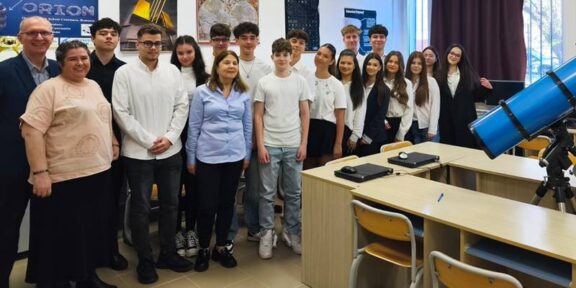 Premiați la nivel mondial, blocați de costuri. Elevii de la Liceul Teoretic „Ovidius” din Constanța au nevoie de sprijin pentru a-și ridica premiile de la NASA