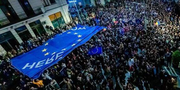 Nicușor Dan: „România, continuăm pe drumul democratic, pro-european și transatlantic. Nu există salvatori – NOI ne construim țara pe care o dorim, ÎMPREUNĂ”