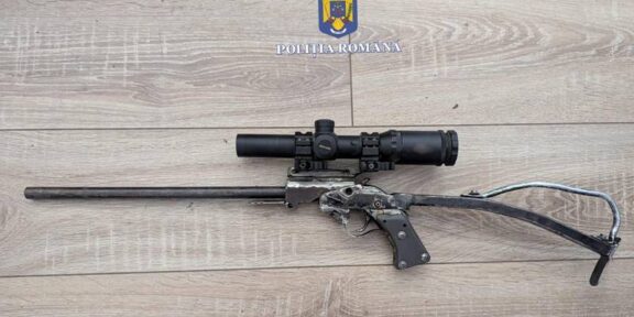 (FOTO) Percheziții în județul Constanța la cinci bărbați care dețineau ilegal arme letale și practicau braconajul