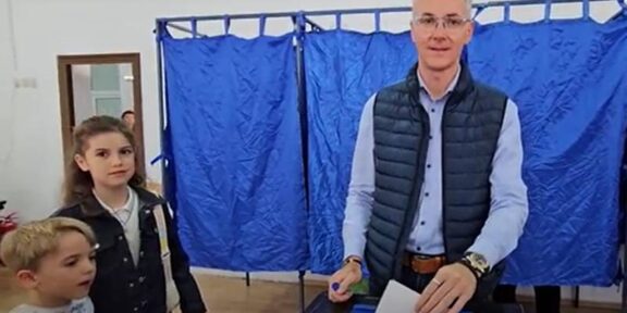 ALEGERI PREZIDENȚIALE 2025. Deputatul Stelian Ion a votat: „Am optat, evident, pentru varianta onestă. Politica se poate face și onest în România”