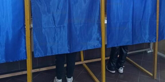 ALEGERI PREZIDENȚIALE 2025. Un bărbat a murit în cabina de vot, într-o secție din Mehedinți