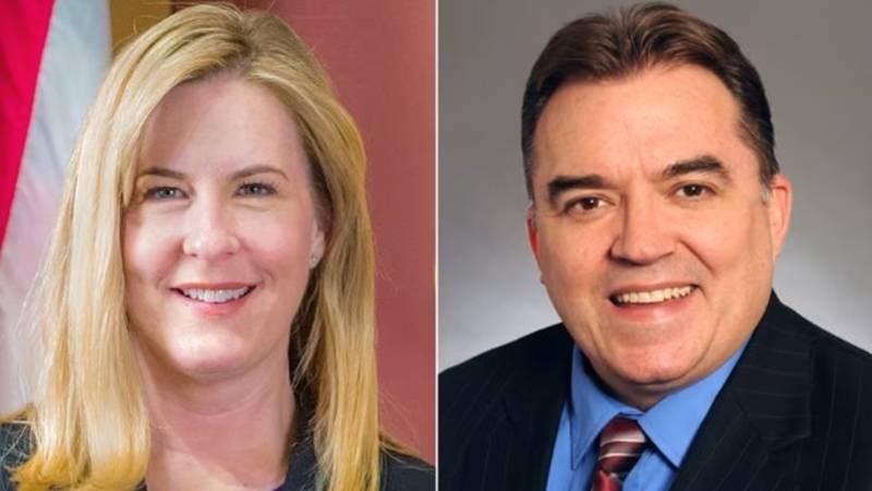 Doi parlamentari democrați din SUA au fost împușcați în casele lor din Minnesota. Unul a murit