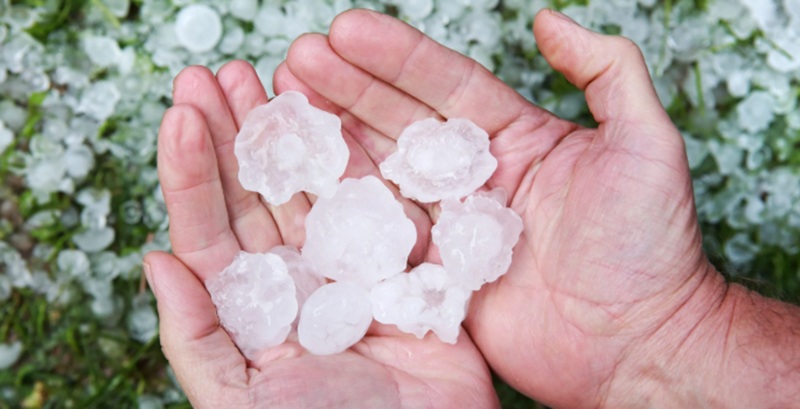 Avertizare meteo extremă: Cod roșu de furtuni în mai multe județe! Localități sub cod portocaliu de grindină