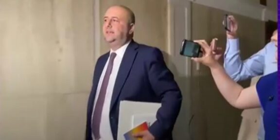 Mihai Busuioc, votat judecător al CCR de către Senat, la propunerea PSD. A fugit de întrebări legate de CV-ul său