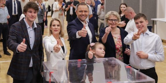 PORTRET DE PREȘEDINTE. Cine este Karol Nawrocki, câştigătorul alegerilor din Polonia: de la muzeu la Palatul Prezidențial, cum a cucerit puterea printre scandaluri și discurs naționalist