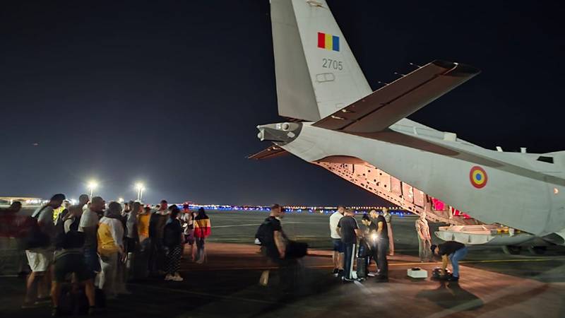 Peste 120 de cetățeni români au fost repatriați la cerere din zona de conflict din Orientul Apropiat
