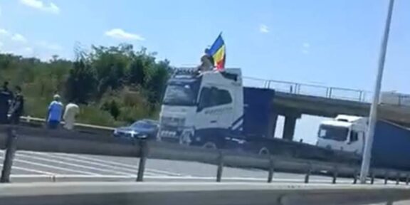 A fost reținut șoferul care a blocat traficul pe A1 în semn de protest: 13 pietoni au fost amendați cu 40.500 de lei