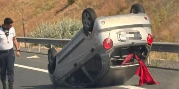 Accident pe Autostrada A2. Un șofer băut a intrat cu mașina în parapet