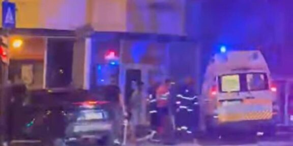 Ambulanță aflată în misiune, implicată într-un accident în Constanța: o persoană a ajuns la spital