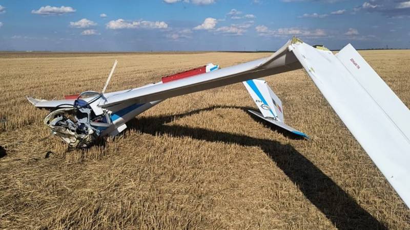 Tragedie aviatică în județul Olt! Un planor s-a prăbușit pe câmp: pilotul în vârstă de 24 de ani a murit