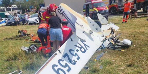 Un avion de mici dimensiuni s-a prăbușit la Orăștie: pilotul a murit, iar însoțitorul este grav rănit