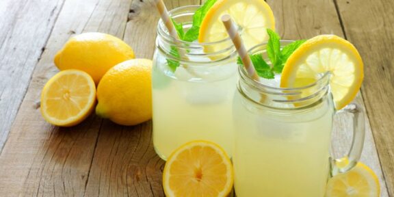 Limonada perfectă de vară: sănătoasă, răcoritoare și fără zahăr!