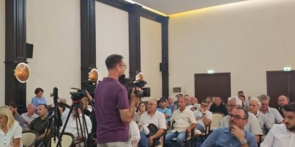 CONSTANȚA. „Ne simțim trădați de către Primărie”. Consultare pentru PUZ-ul Palazu Mare: locuitorii cer oprirea proiectelor imobiliare