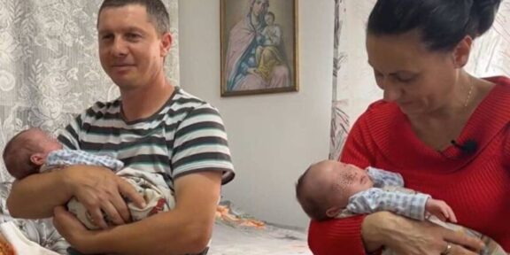 Caz unic în România: o femeie cu două utere a născut gemeni, fiecare crescut în uter diferit – sunt doar 8 cazuri similare în lume