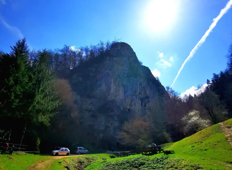 Locuri de vizitat în țara noastră. Unde se află Pietrele lui Solomon – legendă, natură și relaxare