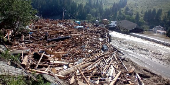 Inundații devastatoare în Moldova. Încă două persoane au fost găsite decedate