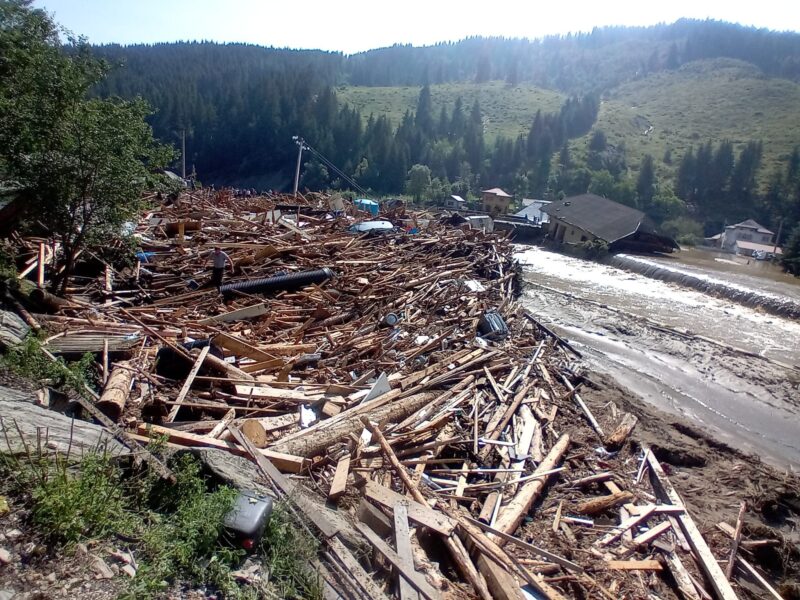 Inundații devastatoare în Moldova. Încă două persoane au fost găsite decedate