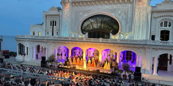 Cazinoul din Constanța împlinește 115 ani – spectacole și acces la un nou spațiu expozițional deschis la parterul clădirii!