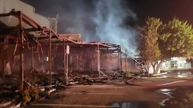 Ministerul Culturii a declanșat o anchetă după incendiul de la fostul club Bellagio din Mamaia