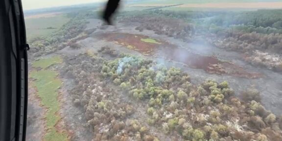 (VIDEO) A opta zi de luptă cu flăcările în Delta Dunării: 85 de hectare afectate în apropierea comunei Chilia Veche