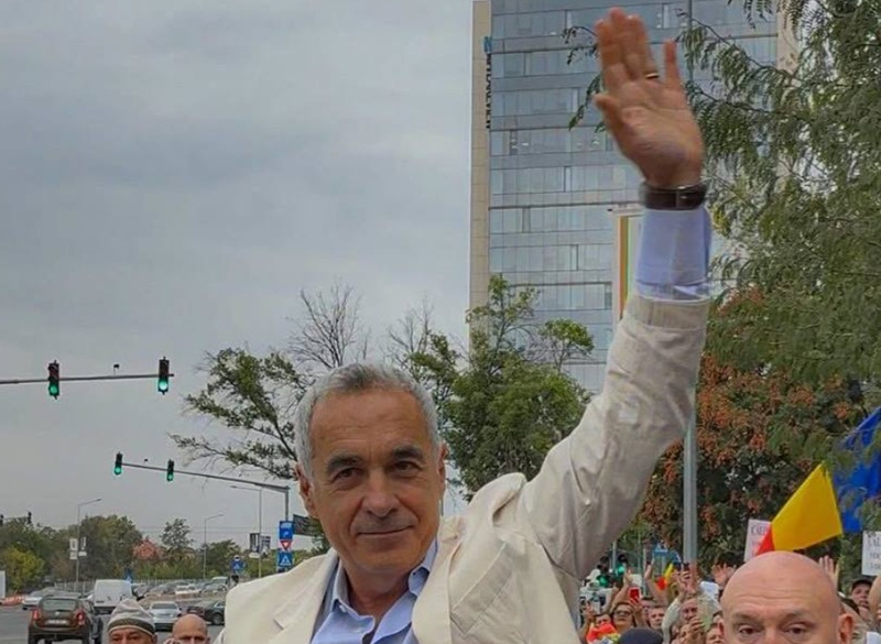 Scandal la IPJ Ilfov unde Călin Georgescu s-a prezentat în cadrul controlului judiciar. Susținător agresiv cu jandarmii