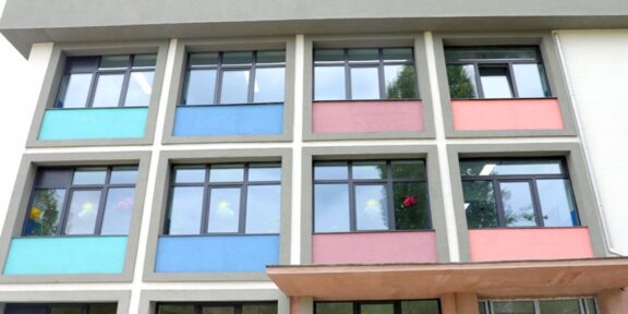 Primăria Constanța, despre stadiul proiectului privind dotarea cu mobilier a Școlii Gimnaziale nr. 7 „Remus Opreanu”: va fi livrat până în decembrie 2025