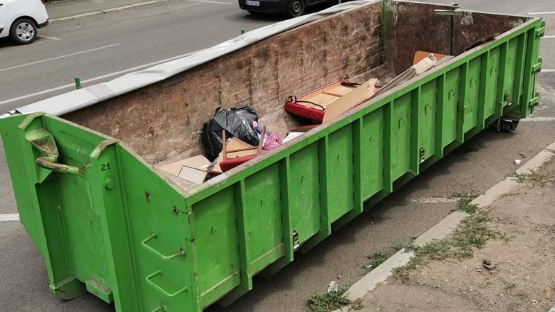 CONSTANȚA. Colectați responsabil deșeurile voluminoase: unde sunt amplasate benele Polaris în această săptămână