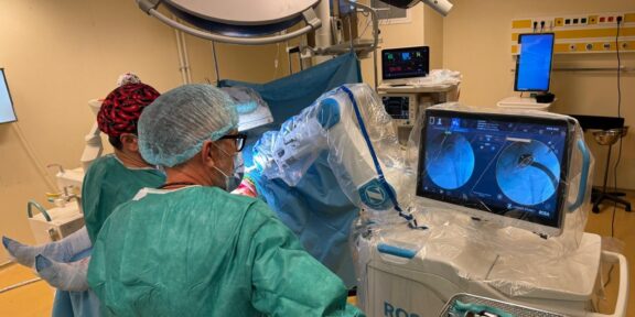 Spitalul Județean Constanța, primul centru medical din România care realizează protezarea de șold cu ajutorul sistemului robotic ROSA
