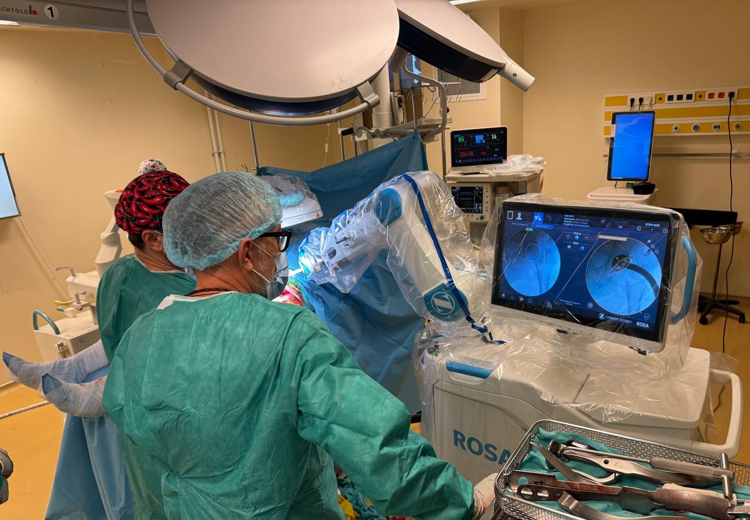 Spitalul Județean Constanța, primul centru medical din România care realizează protezarea de șold cu ajutorul sistemului robotic ROSA