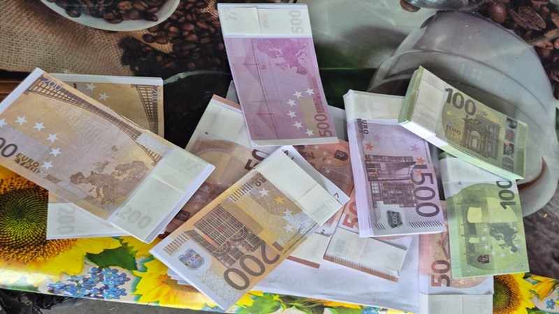 Captură record de bani falși în Portul Constanța Sud. Aproape un miliard de euro era depozitat în zeci de cutii