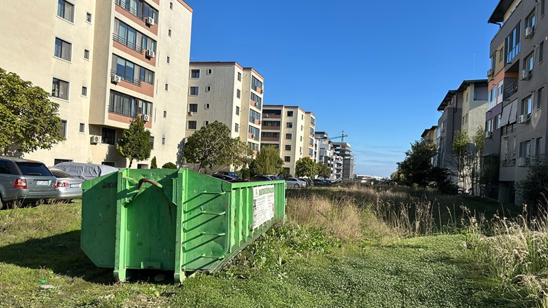 Scapă responsabil de lucrurile vechi! Unde sunt amplasate benele Polaris pentru deșeuri voluminoase