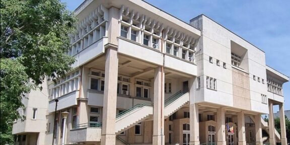 Bibliotecarii din Constanța lansează un apel public: reducerea posturilor afectează serviciile pentru public! “Manifestați respect față de patrimoniul cultural al județului”
