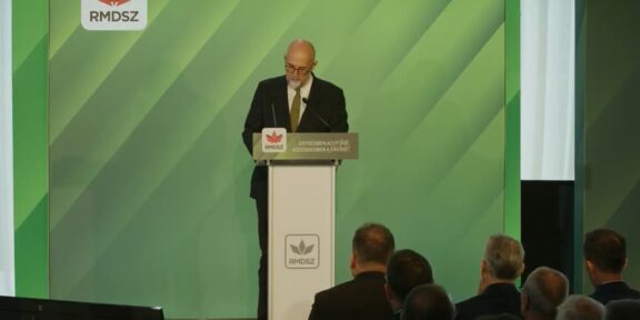 Congresul UDMR. Kelemen Hunor, către Ilie Bolojan: Te felicit pentru curajul de a începe reforma statului. Vreau să te încurajez să o faci până la capăt